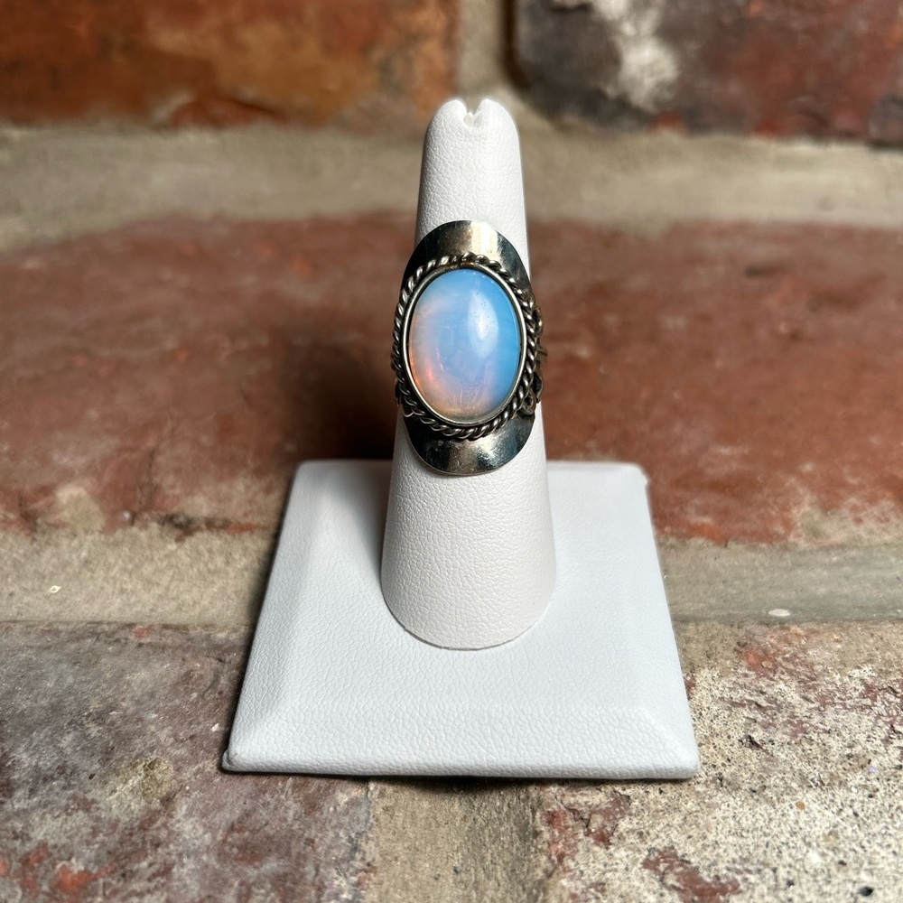 Opaline Stone Ring - Vintage Size 7” - Picture 4 of 8
